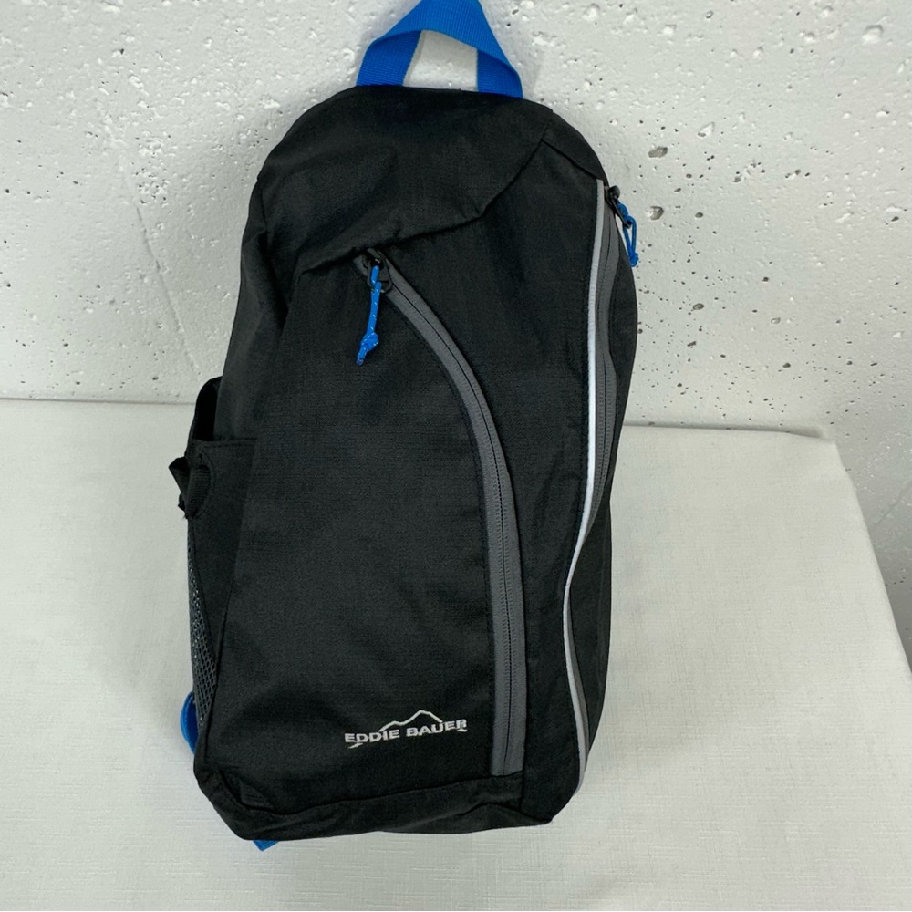 Eddie Bauer Ripstop Black & Blue Lightweight 8L Sling Pack - Picture 2 of 12